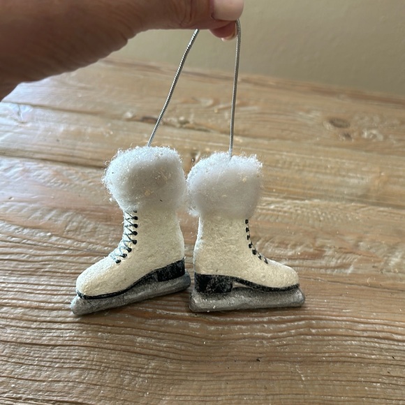 Ice Skate Ornaments Bundle of 9 - Picture 13 of 17